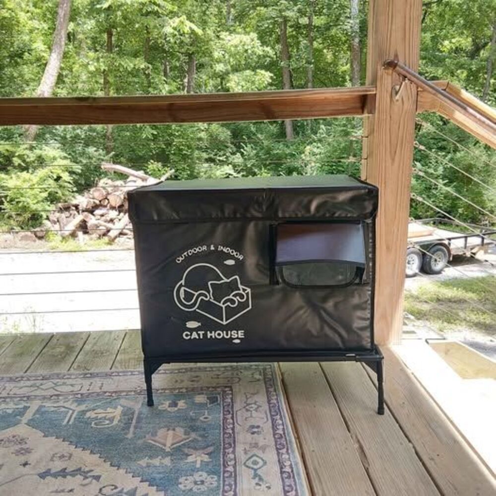 Elevated Pet/Cat house insulated. NO HEATED MAT